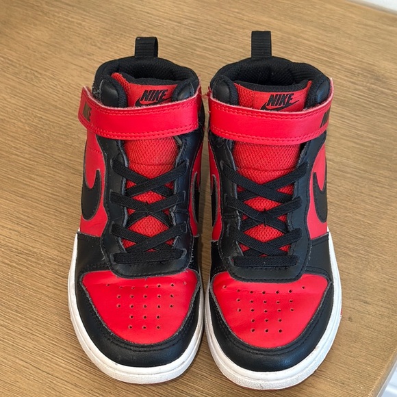 Nike High-Top Sneakers in Red and Black - Picture 5 of 5
